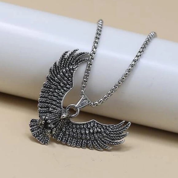 Soaring Eagle Silver Pendant Chain Necklace - Picture 3 of 4